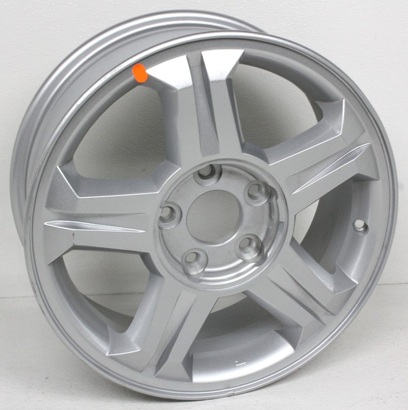 OEM Hyundai Tiburon 16 Inch Wheel 52910-2C100 Dent Gouge