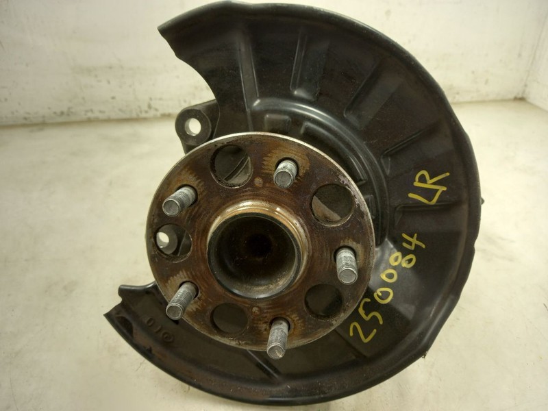 18-23 TOYOTA CAMRY LE HYBRID REAR DRIVER LEFT KNUCKLE