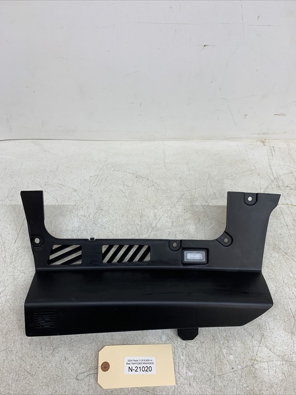 ⚡️24-25 Tesla Y RH Passenger Footwell Closeout Panel Trim 1833395-00A 21020 B51