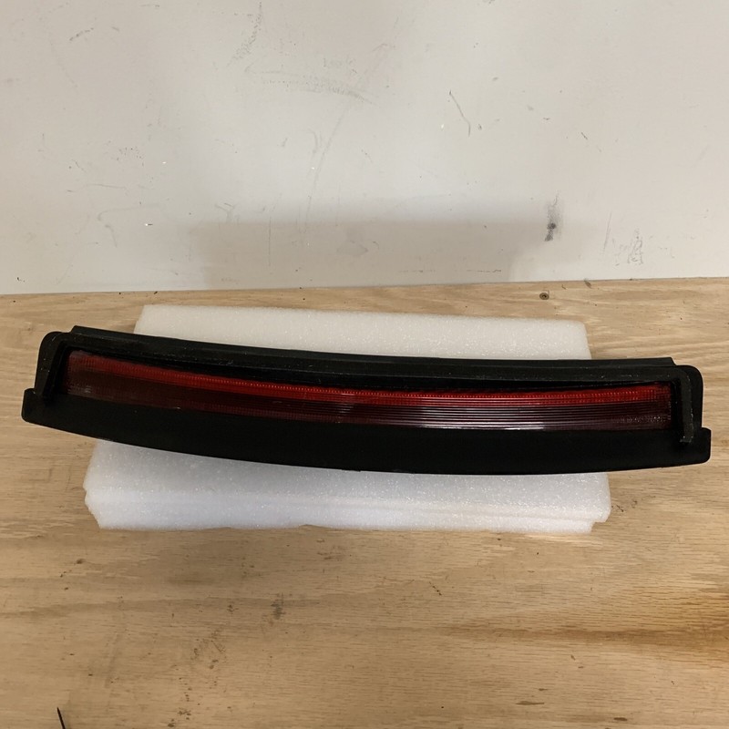 17-22 TESLA MODEL 3 REAR UPPER 3RD THIRD STOP BRAKE LIGHT LAMP OEM 1249 B46