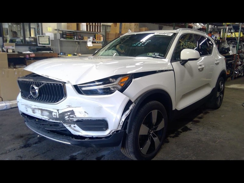 Driver Left Front Spindle/Knuckle Fits 19-22 XC40 1686151