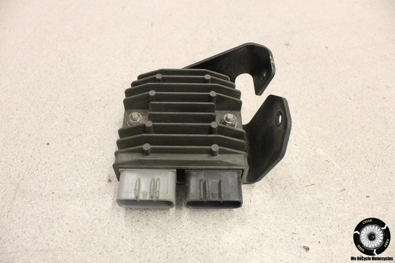 2012 Triumph Street Triple R RECTIFIER VOLTAGE REGULATOR 12