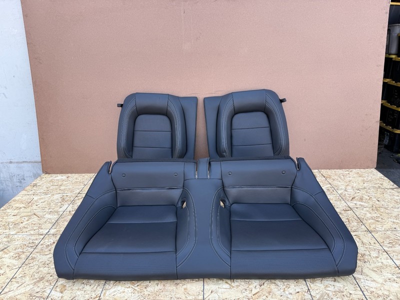FORD MUSTANG GT COUPE 2024-2026 REAR LOWER AND UPPER SEAT CUSHION ASSEMBLY BLACK
