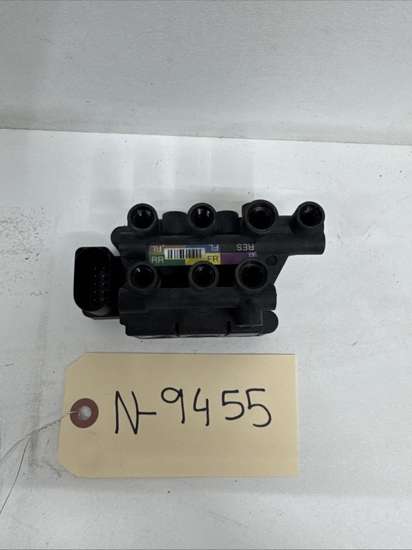 16-20 TESLA S X AIR SUSPENSION SOLENOID VALVE BLOCK 1027919-00-B 24124 B61