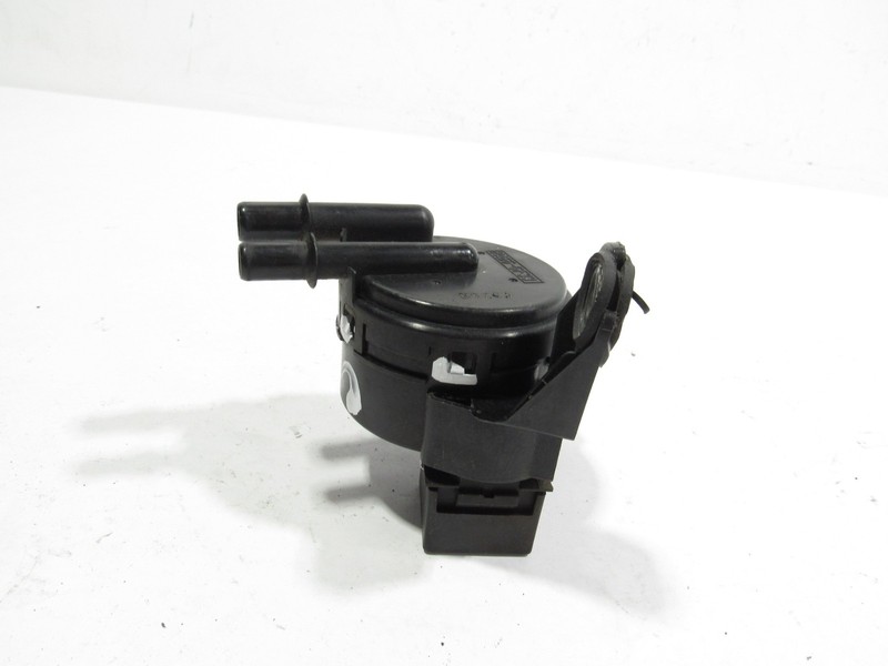 99-04 Ford Mustang GT 1999 Fuel Gas Reservoir Tank Canister Purge Valve ;