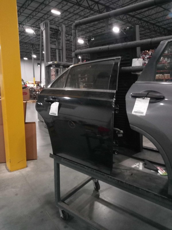 2021 Chrysler 300 Rear Right Door Black OEM Used 105K Miles NJ25-28065-713041