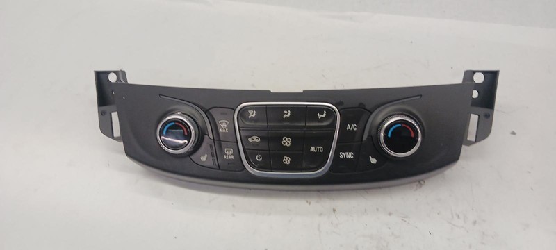 18-'21 CHEVROLET TRAVERSE Heat AC Controller w/heated seat OEM