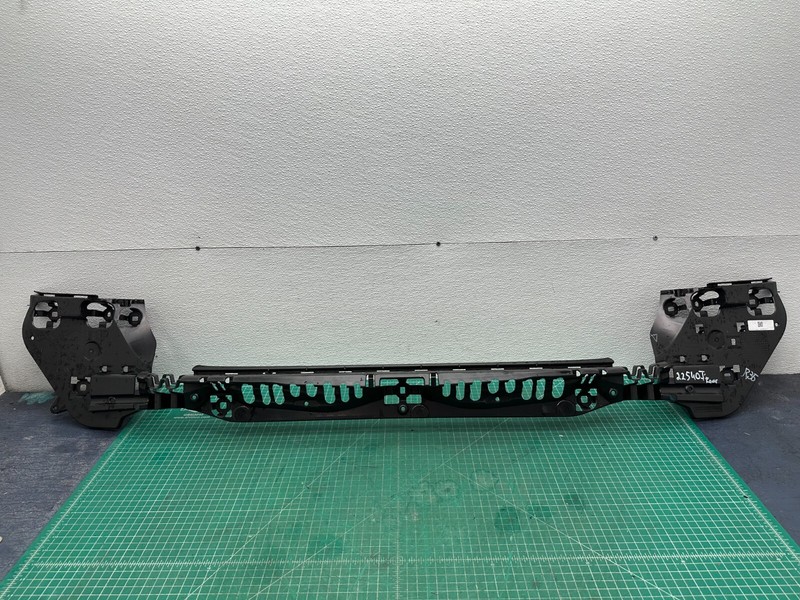 21-23 BMW G30 F90 REAR BUMPER CENTER MOUNT SUPPORT BRACKET OEM