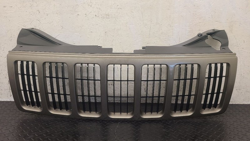 05-07 Jeep Grand Cherokee Grille Assembly Gold (PJC) OEM 5JF951W1AD