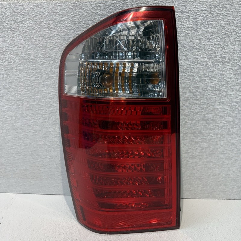 2006-2014 Kia Sedona OEM Rear Left LH Driver Brake Tail Light Lamp