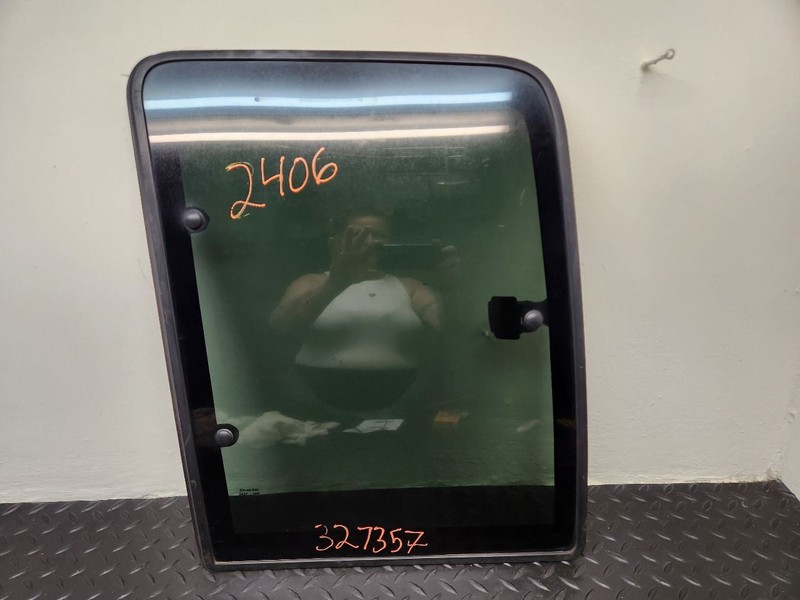 89-99 Chevrolet 1500 Pickup Left Driver Quarter Glass Window OEM 15630155