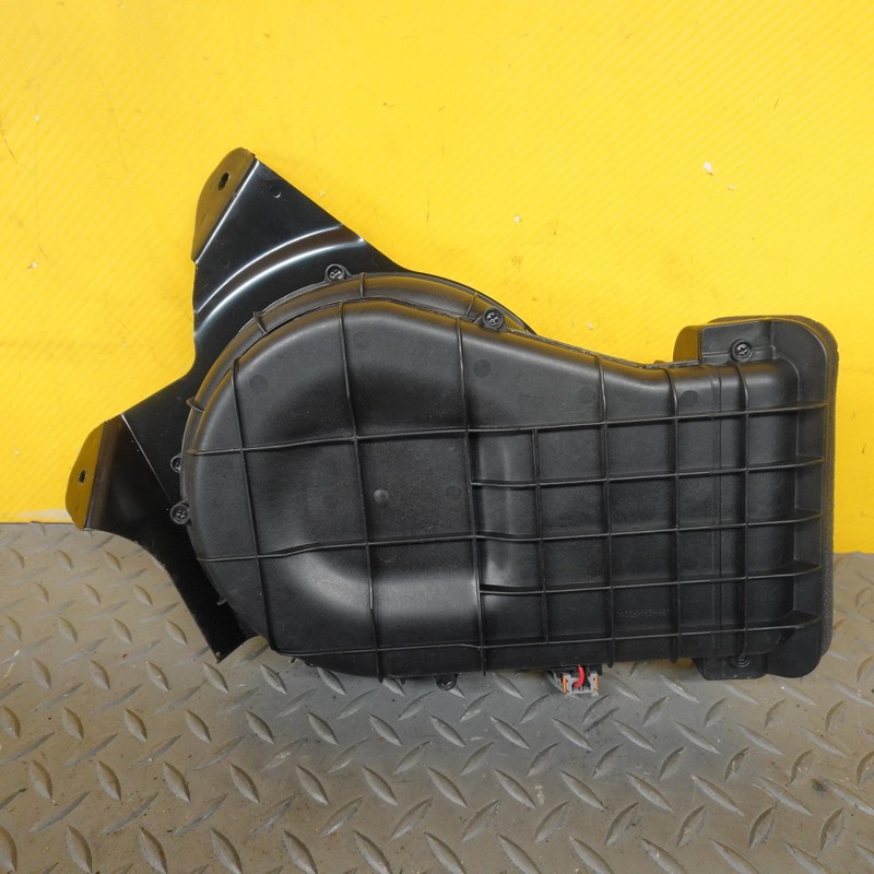 2019-2022 VOLVO XC40 REAR SUBWOOFER SUB WOOFER SPEAKER BASS BOX OEM 31438479