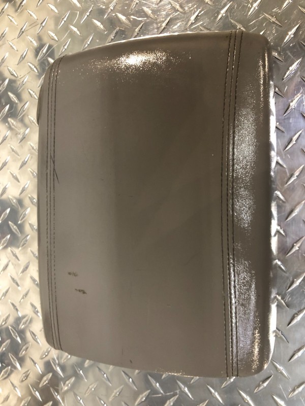 2003-2006 GMC Yukon Denali Sierra Denali Center Console Lid Arm Rest Light Gray
