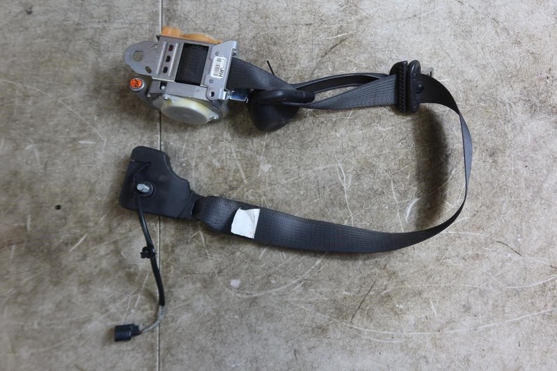 2010-2014 Ford Mustang Coupe OEM Front Right Passenger Seat Belt DR3Z 63611B08