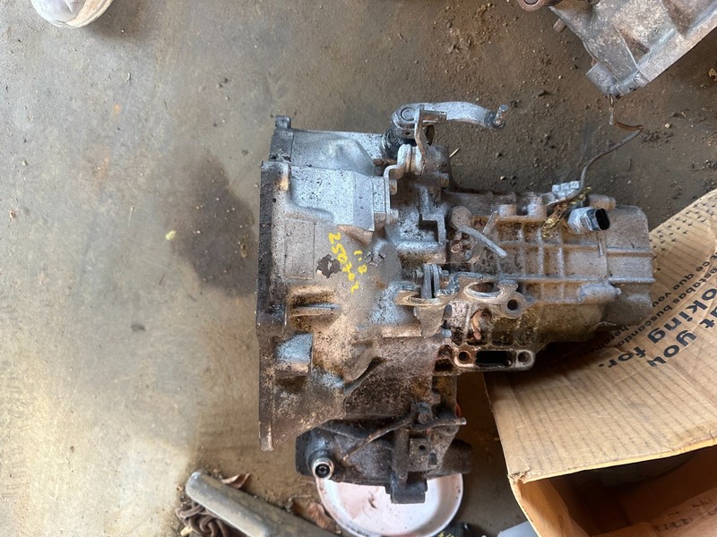 90-94 ECLIPSE LASER 1.8 OEM FWD MANUALTRANSMISSION ASSEMBLY - M/T - 144,000 MILE