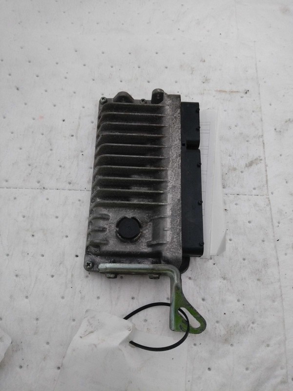 2015 Toyota Camry Engine Control Module ECM 2.5L OEM 8966106T20 Used