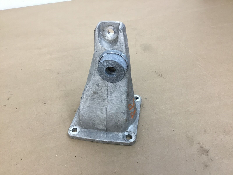 Aston Martin DB9 GT 2016 Right Passenger Transmission Mount Bracket 13-16 |:Y
