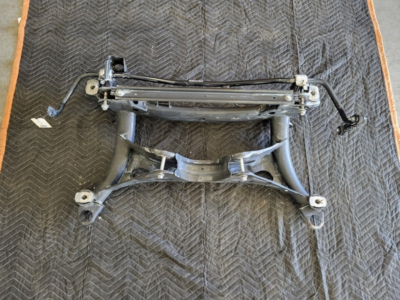 2021-2024 Volvo XC40 Rear Crossmember & Stabilizer Bar 2.0L FWD 35k OEM 32221000