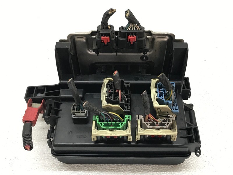 2005-07 Dodge Charger Chrysler 300 Magnum Fuse Box P04692230AH OEM