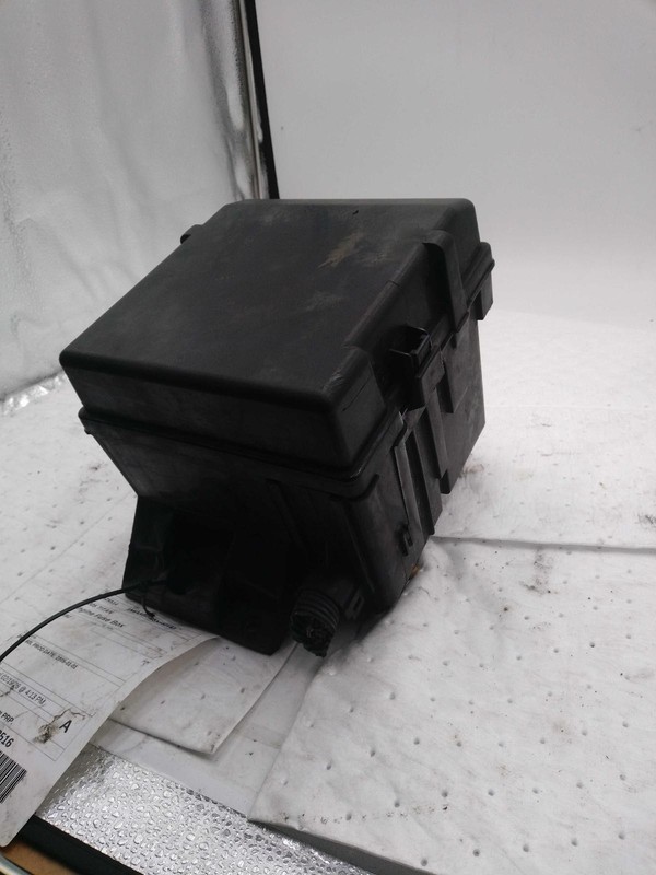 2005 Nissan Titan Fuse Box OEM 243827S100 243827S110 218k Miles White