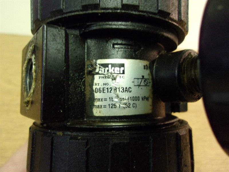 Parker 06E12813AC Regulator *FREE SHIPPING*
