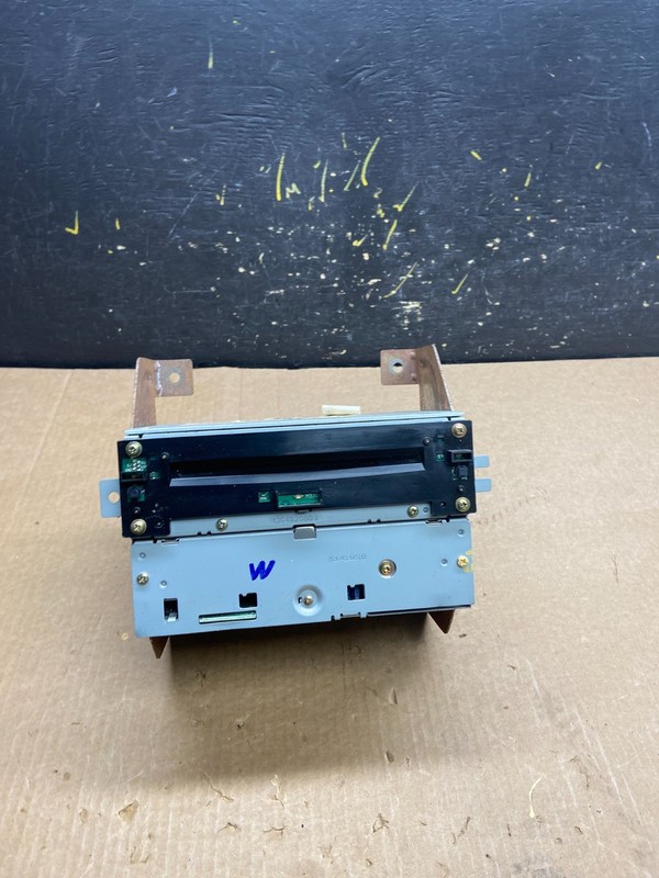 2005 Nissan Pathfinder Am Fm Cd Player Radio Receiver z4136 DG