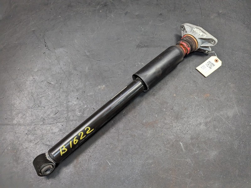 Rear Right Shock Absorber 2018 BMW X1 33526882851 2016 2017 2019 2020 2021 X