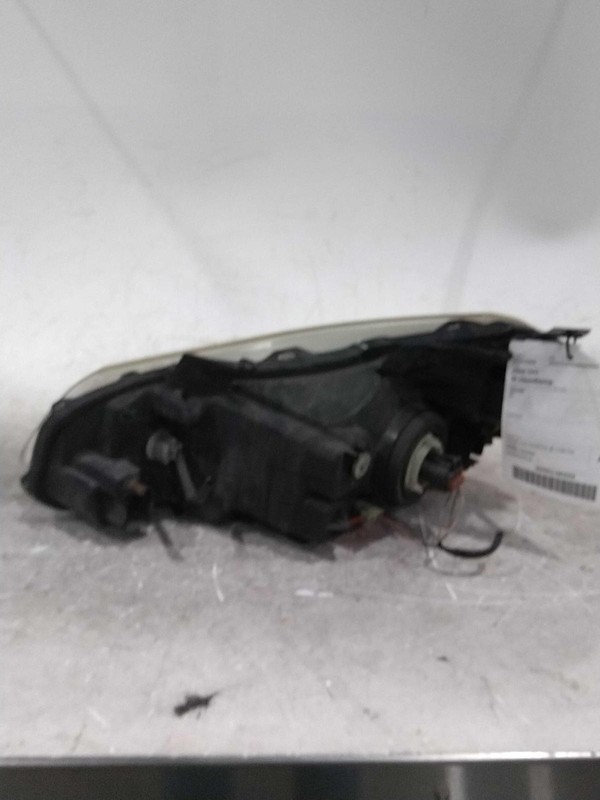 2009 Suzuki SX4 Right Headlight Assembly OEM 463852 Used 136K Miles