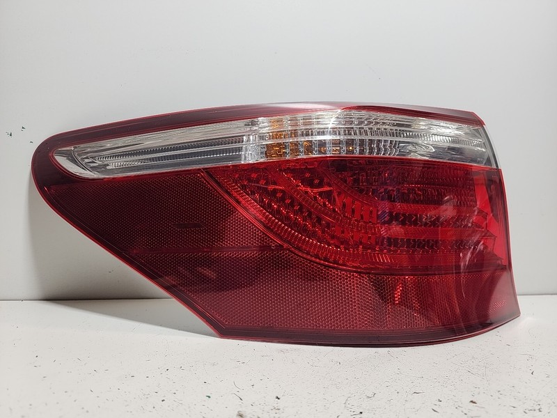 2007 2008 2009 Lexus LS460 Driver Side Left Outer Taillight Assembly OEM LR LH