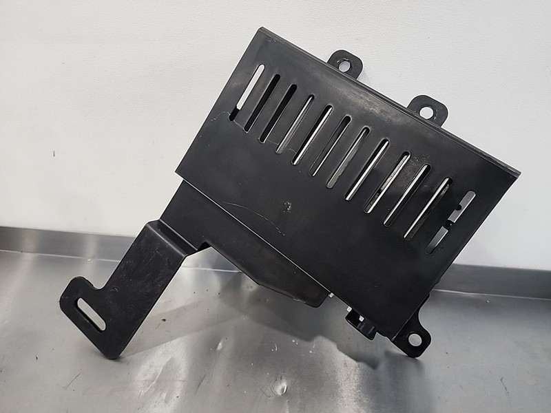 13 14 2013 2014 Hyundai Veloster Radio Stereo Audio Amplifier Speaker 963702v001