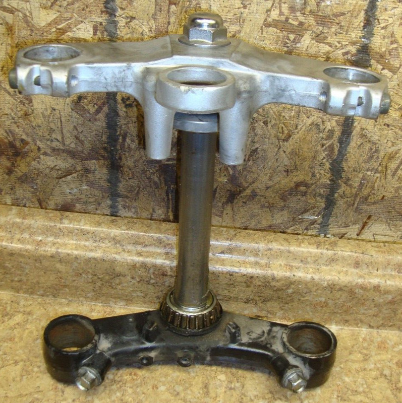 1995 Yamaha FZR600 FZR 600 R FZR600R Triple Tree Fork Clamp Mount Bracket 95