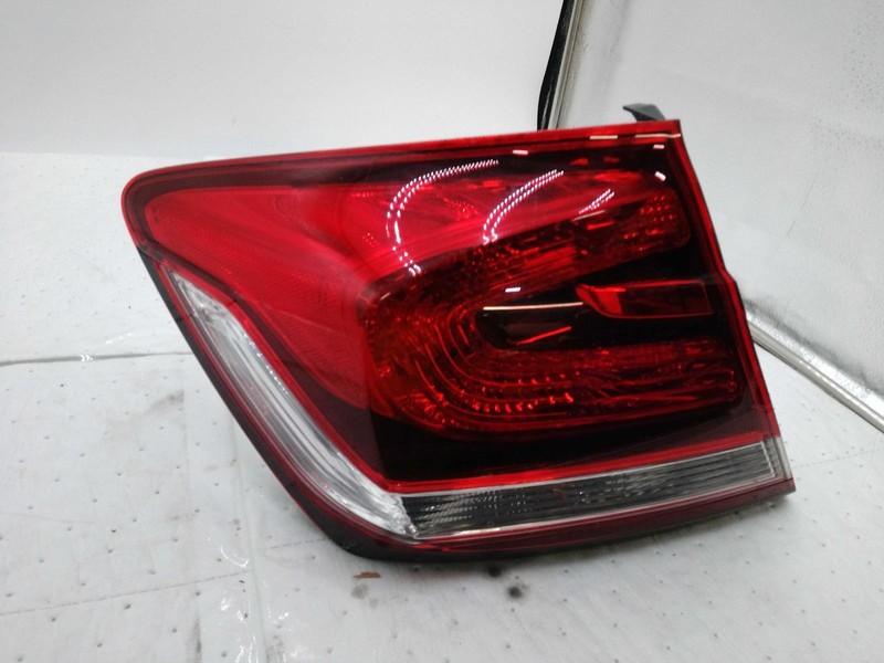 Used Left Tail Light Assembly fits: 2015 Honda Civic Sdn 1.8L quarter panel moun