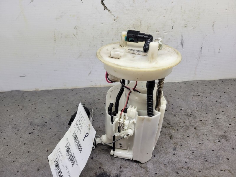 Driver Fuel Pump Assembly Tank Mounted AWD Fits 16-22 HR-V 1724216