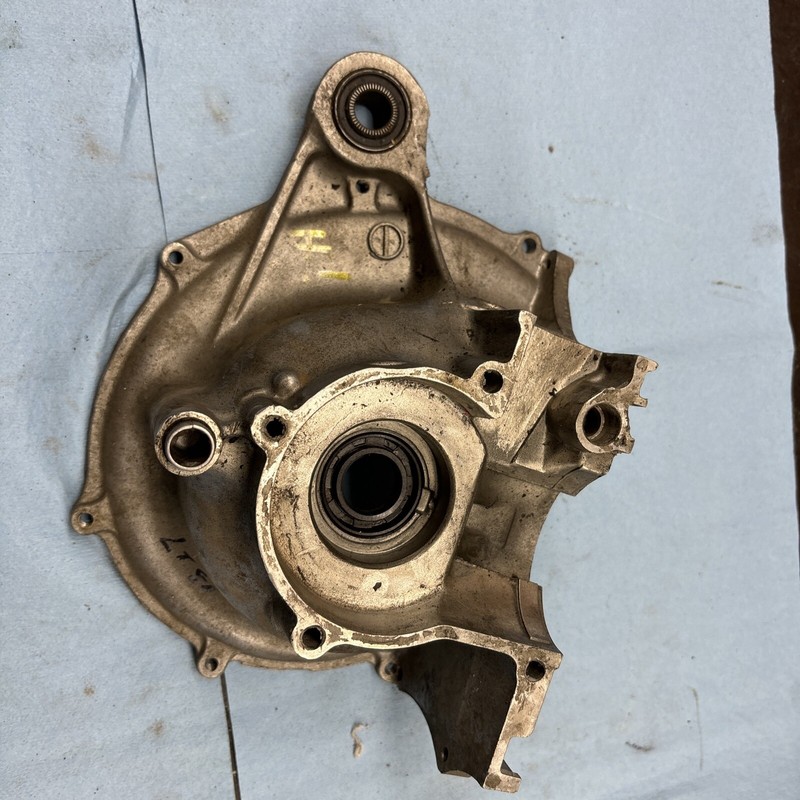 1987 - 061998 SuzukiLT80 Quadsport motor Bottom Case