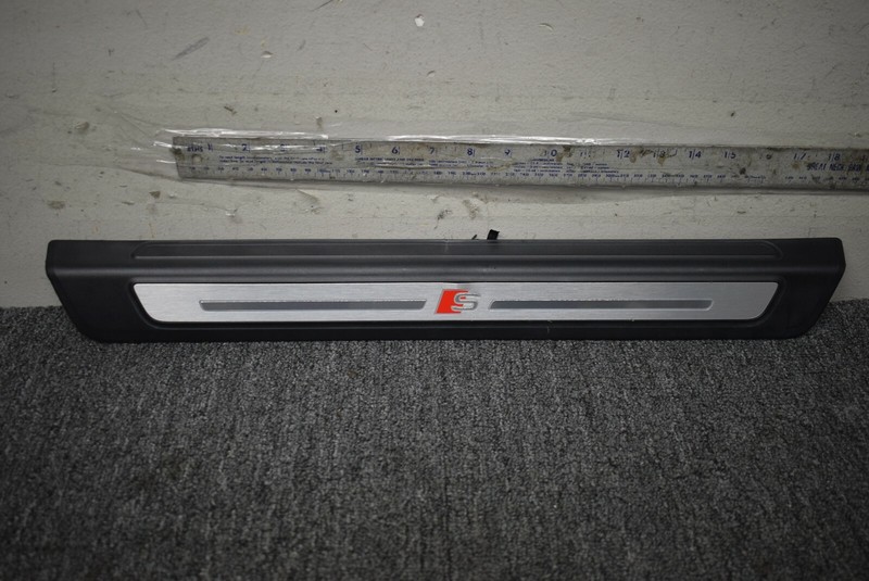2018-2019 AUDI SQ5 Q5 FRONT SILL PLATE RIGHT SIDE FACTORY OEM