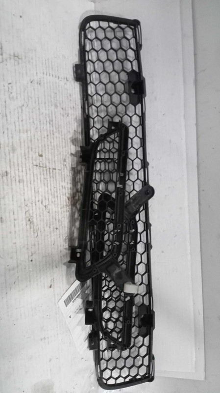 2015 Mitsubishi Lancer OEM Silver Grille 6400A827 Used 4DR Sedan 64000mi