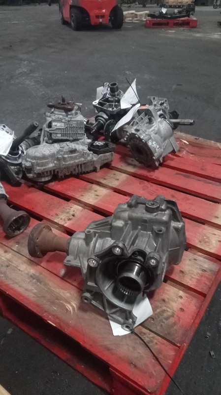 2017 Ford Explorer Transfer Case Assembly OEM FB5W7L486AC 124K Miles