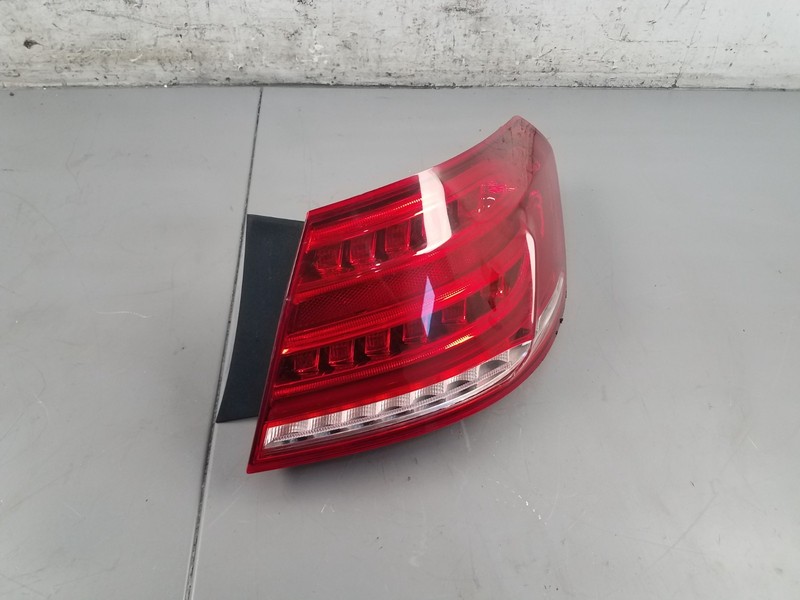 2011 Mercedes Benz AMG E 63 Right Passenger Tail Light #8509 H5