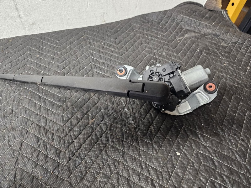 2018-2024 CHEVROLET EQUINOX TAILGATE LIFTGATE WINDOW GLASS REAR WIPER MOTOR OEM