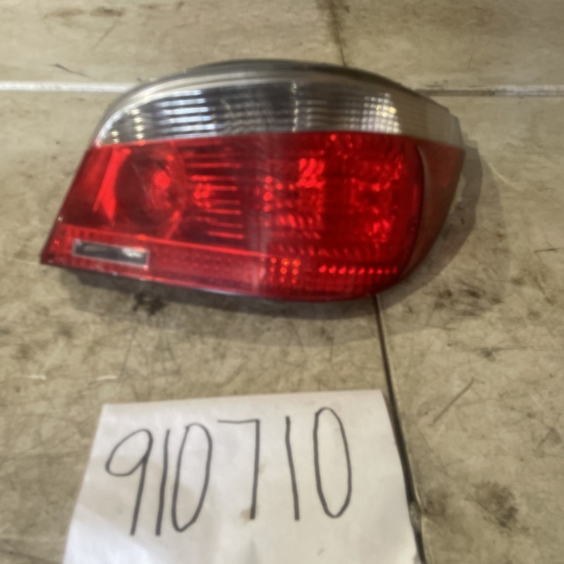 04-07 BMW Passenger Right Tail Light Red And Clear Lens 525i 1195949