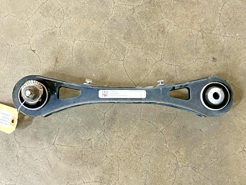 ⭐2019-2025 CADILLAC XT4 FWD REAR RIGHT SUSPENSION LOWER CONTROL ARM OEM LOT2679