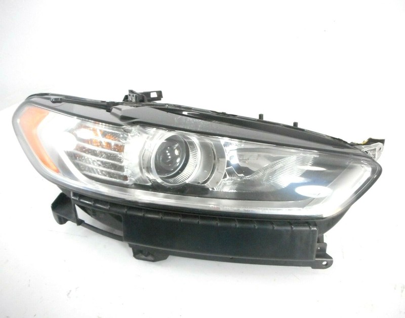 Ford Fusion Halogen Headlight Passenger Right OEM 2013 14 15 2016