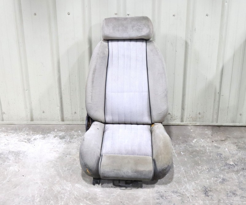 82-84 Pontiac Firebird Trans Am Lear Siegler Contour Option Front Passenger Seat