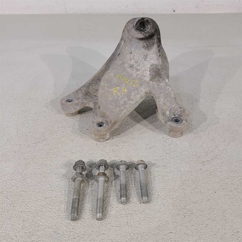 11-14 Mustang Gt 5.0L Motor Mount Bracket Engine Pedestal Rh Aa7402