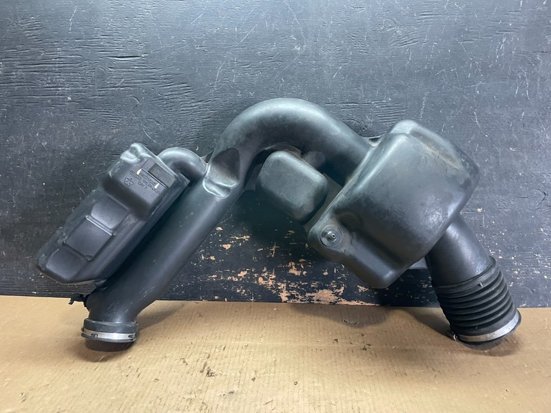 2011 - 2013 Dodge Durango 3.6L Resonator Air Intake Tube AA2408 DG