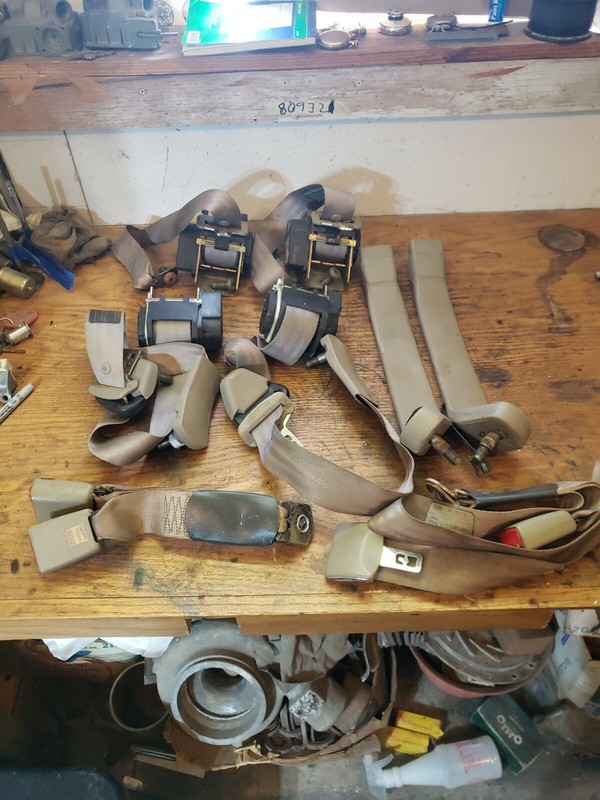 1997 MONTE CARLO RH LH FRONT BACKSEAT BELT BUCKLE SET COMPLETE