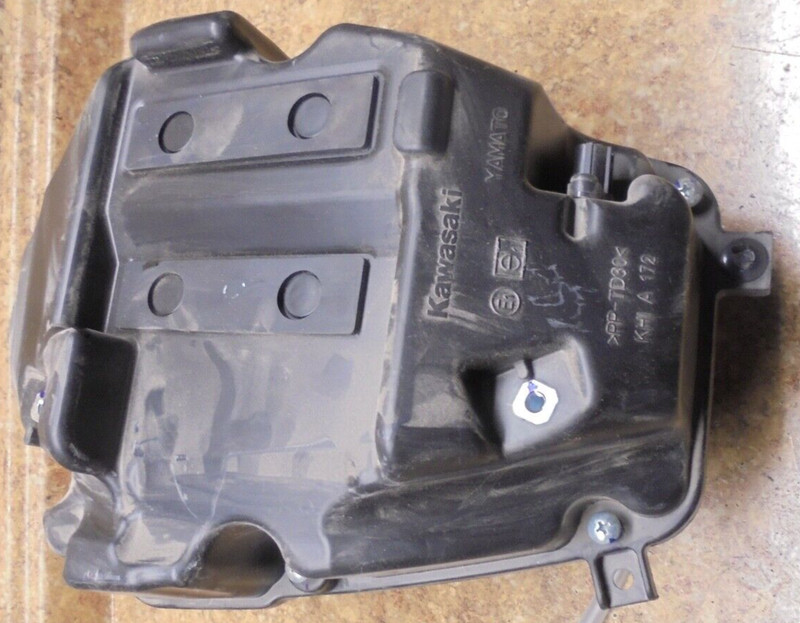 2018 Kawasaki Ninja EX 650 EX650 J EX650J Air Filter Intake Box Cleaner Cover 18