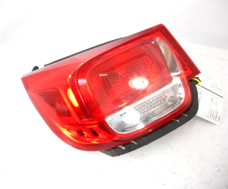 Chevrolet Malibu Quarter Panel Mounted Tail Light Driver Left OEM 2013-2016