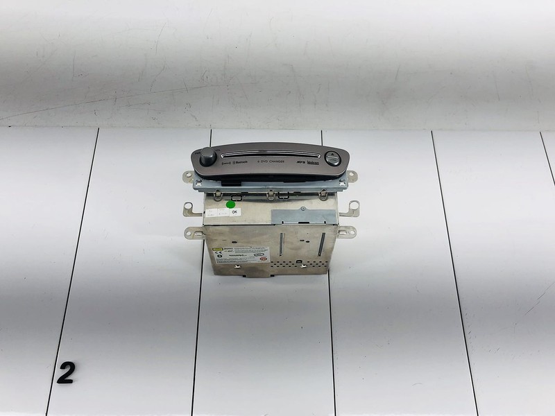09-10 HYUNDAI GENESIS FRONT CENTER INSTRUMENT PANEL CD RADIO PLAYER OEM