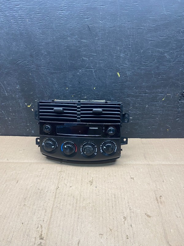 2004-2005 Toyota Sienna A/C Climate Heater Temperature Control Air Vent q0788 DG